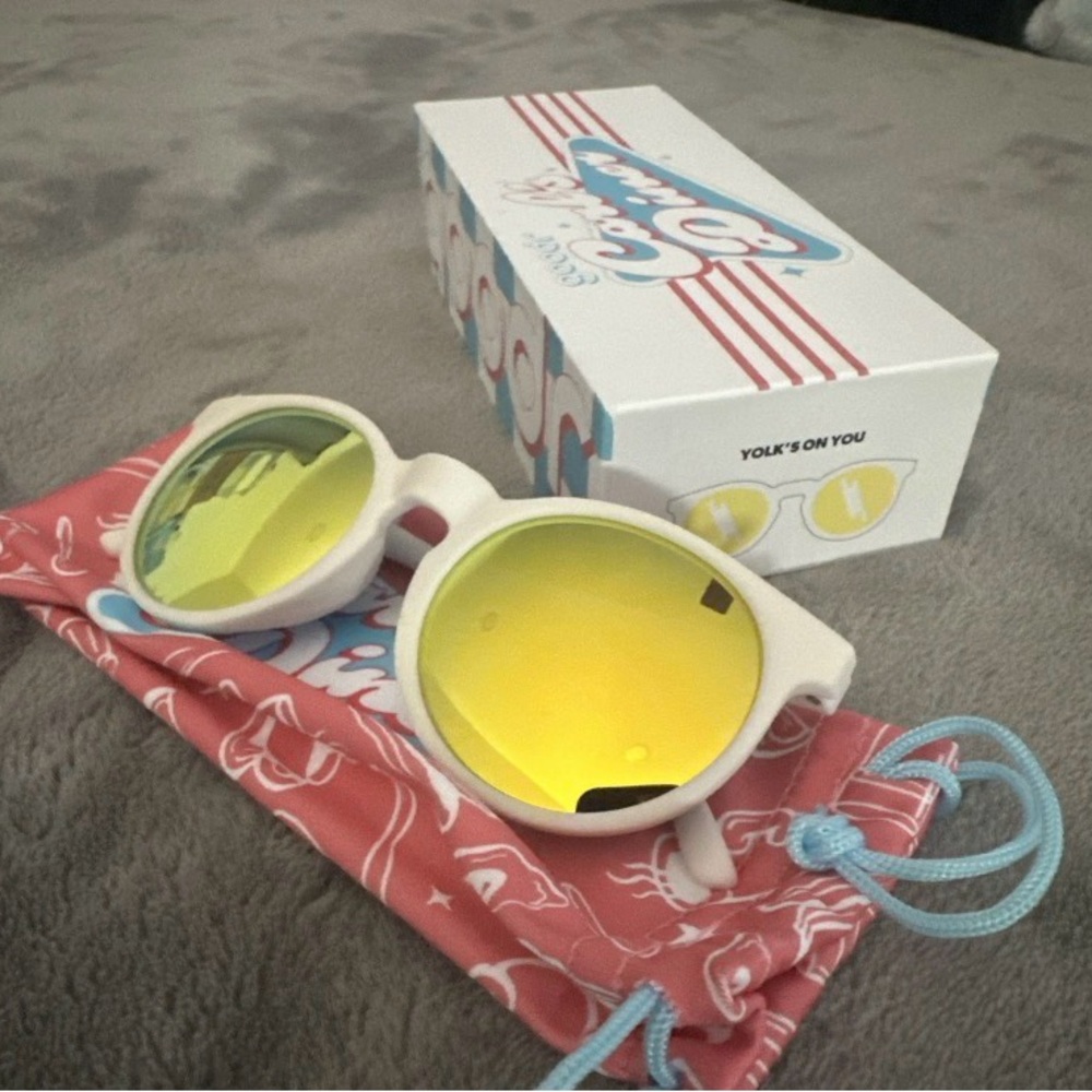 NWT Goodr Circle G Sunglasses (Yolk's on You) Carl’s Diner (Limited Edition) - Picture 5 of 7
